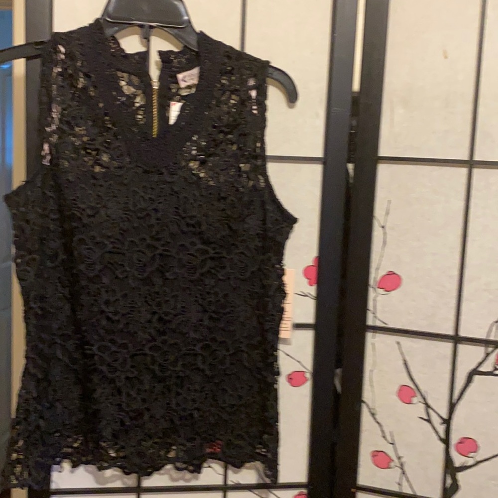 Beautiful lace top , new with tags